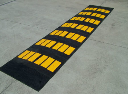 Rubber speed hump 900mm